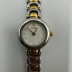 Pulsar Watch Women Silver Gold Two Tone Small Dial 19MM Round New Battery 7"